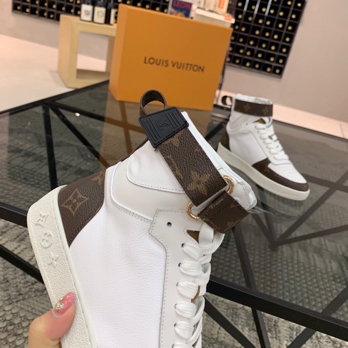 LV $96 gallery