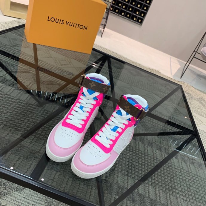 LV $96 gallery