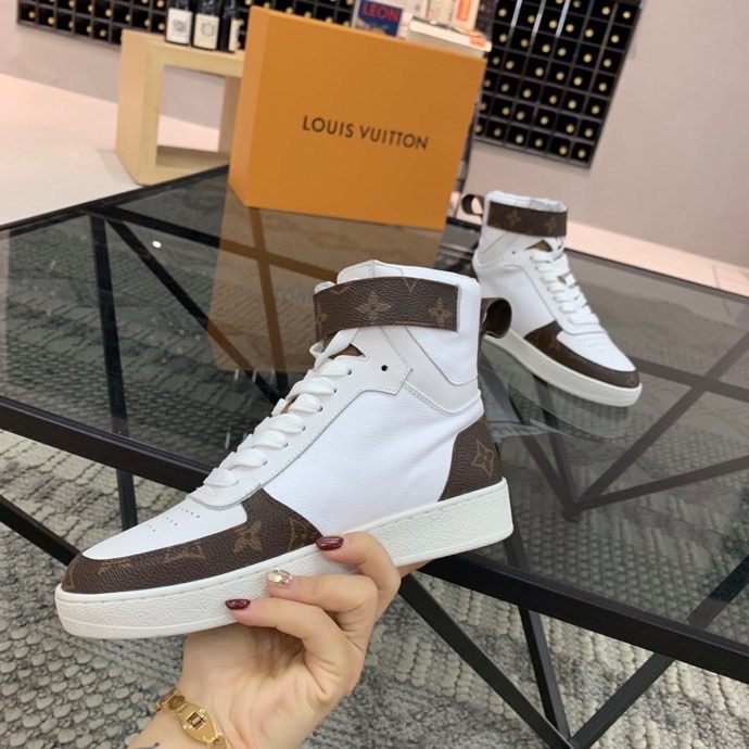 LV $96 gallery