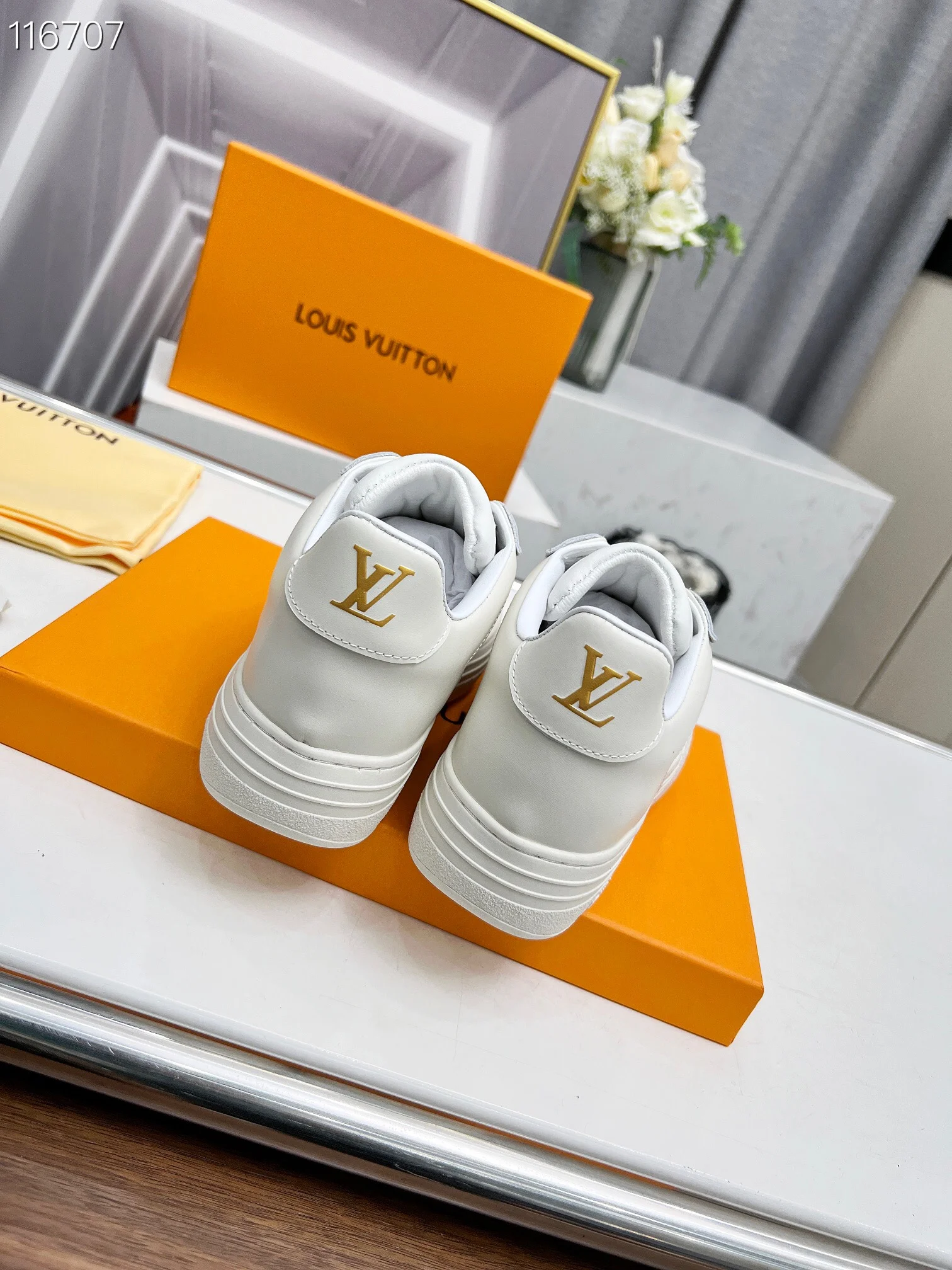 LV $99 gallery