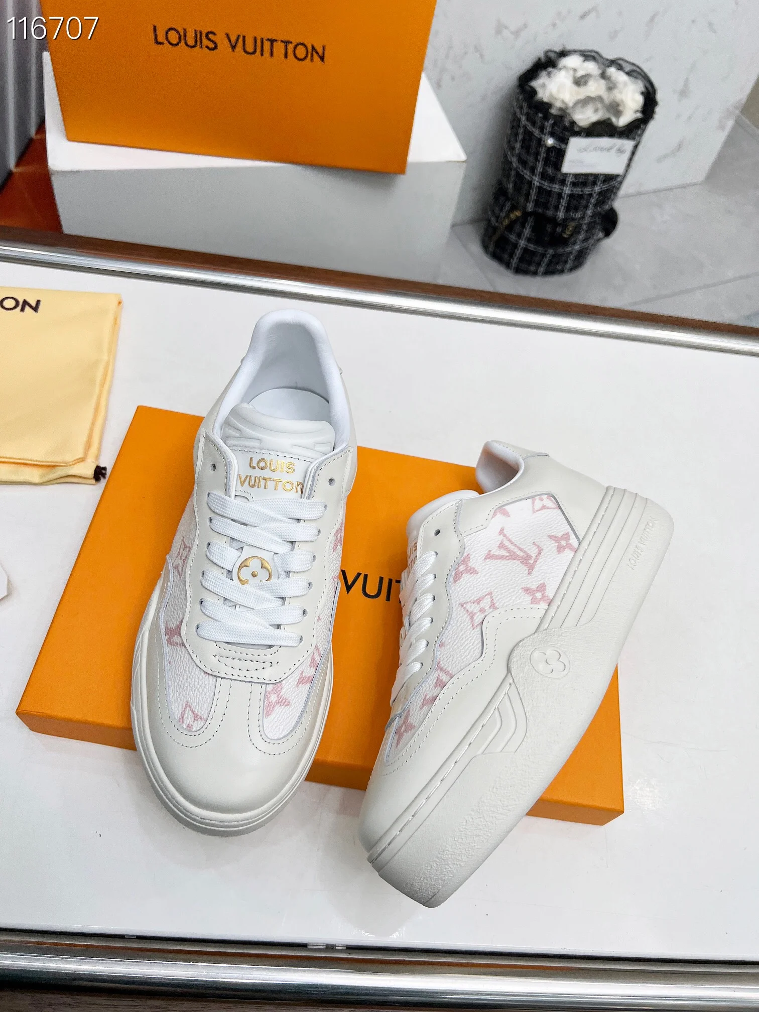 LV $99 gallery