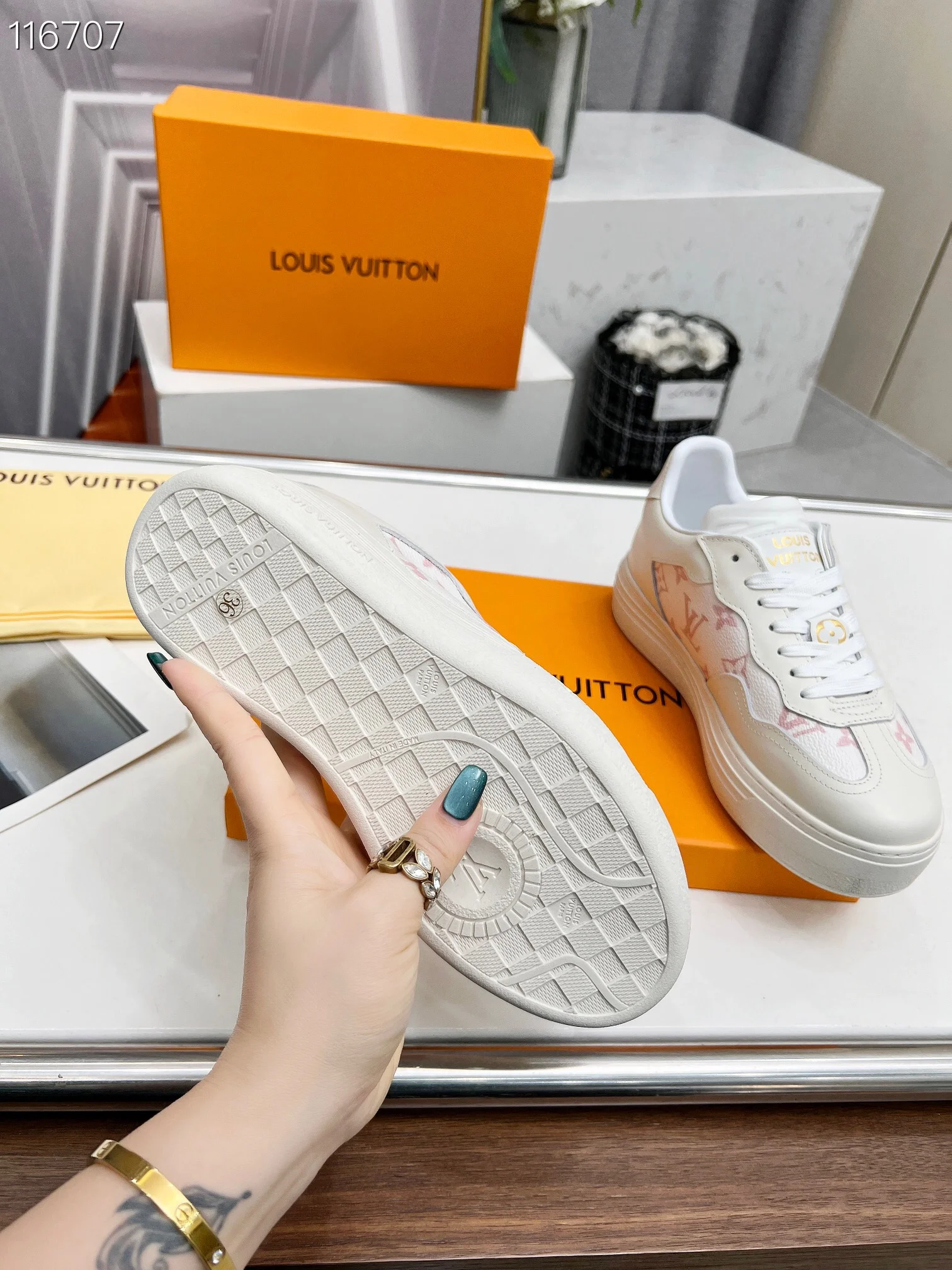 LV $99 gallery