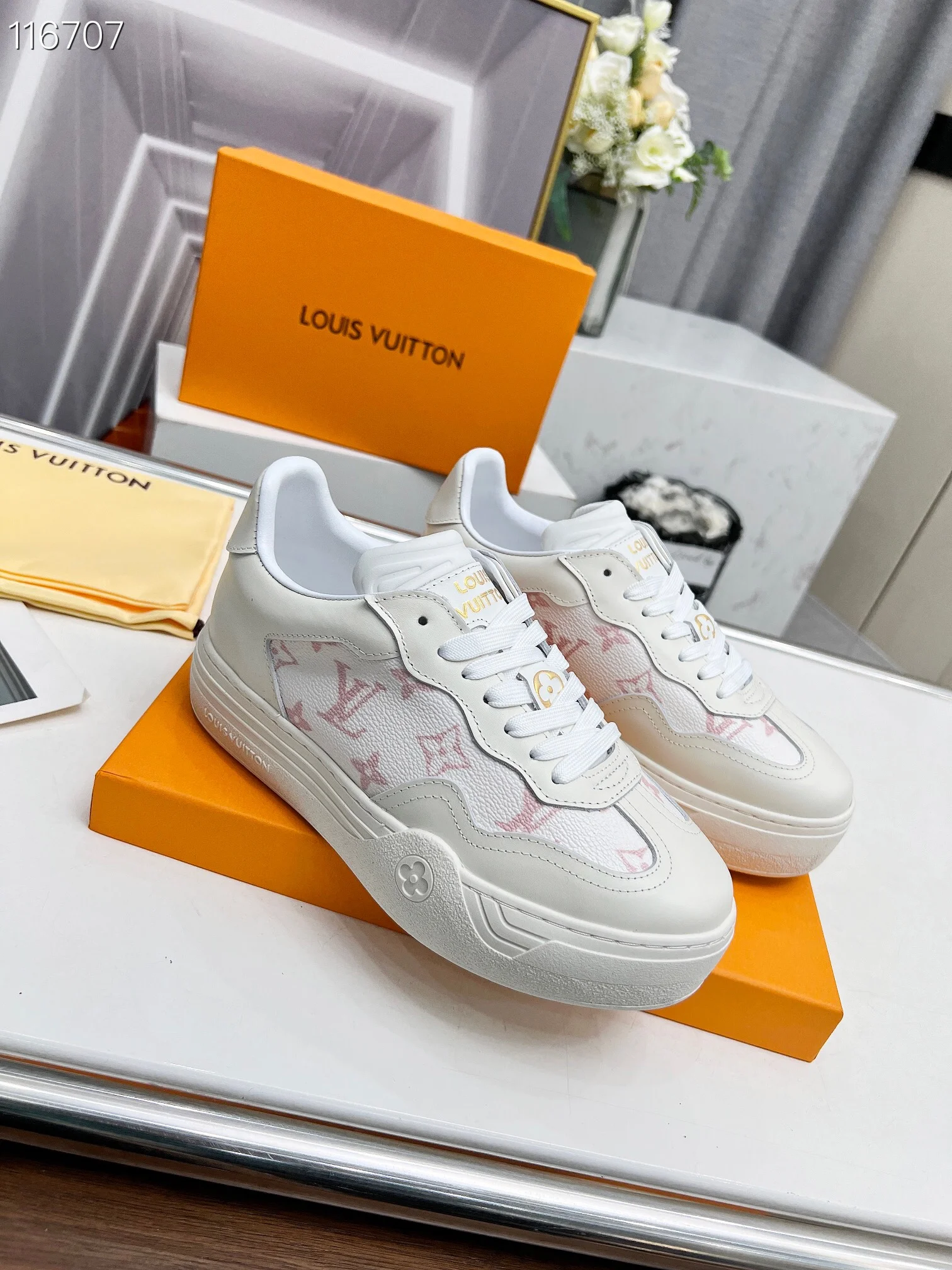 LV $99 gallery