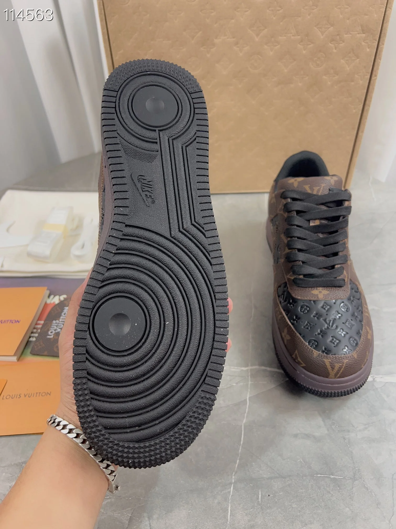 LV x Nike $119 gallery