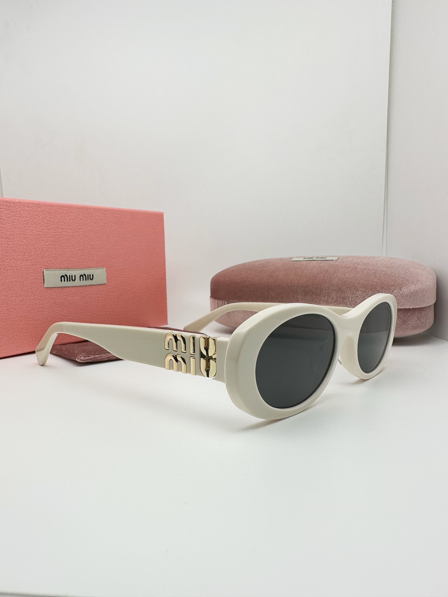 MIUMIU 23.99$  code 314-7339-R gallery