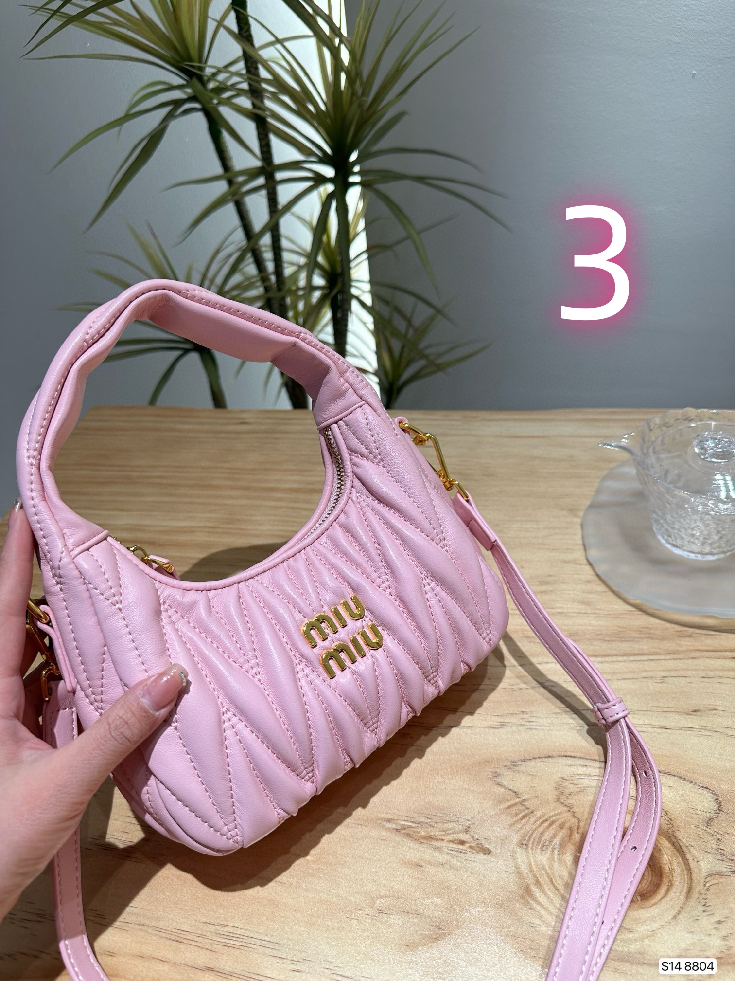 MIU 47.71$    CODE 306-7078-R gallery