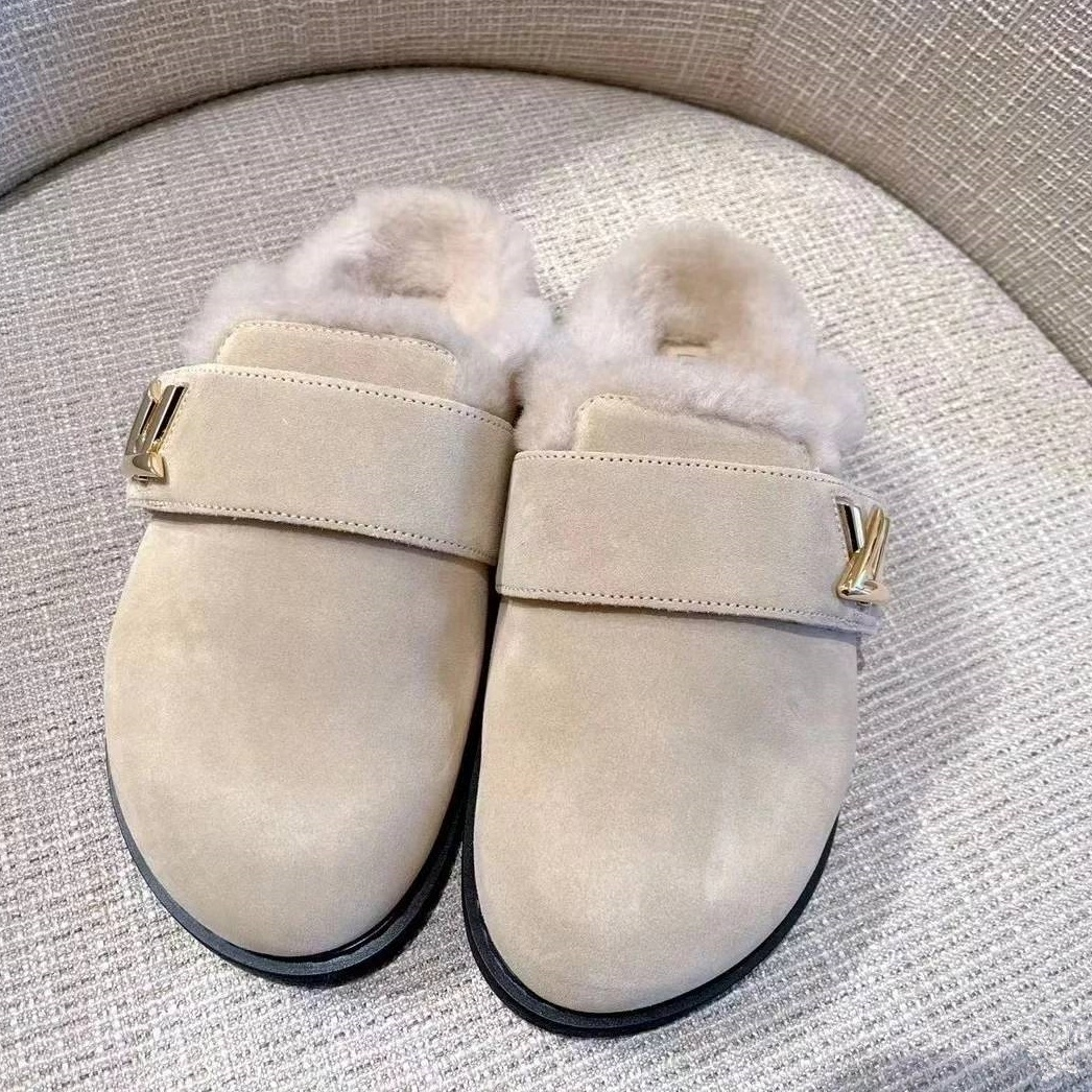 Maz1292  Louis Vuitton Slippers  62887 gallery