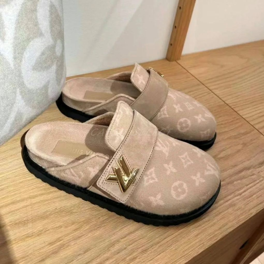 Maz1292  Louis Vuitton Slippers  62887 gallery