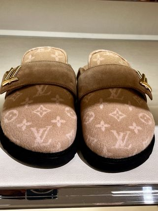 Maz1292  Louis Vuitton Slippers  62887 gallery