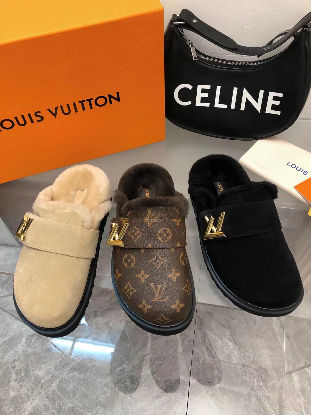 Maz1292  Louis Vuitton Slippers  62887 gallery