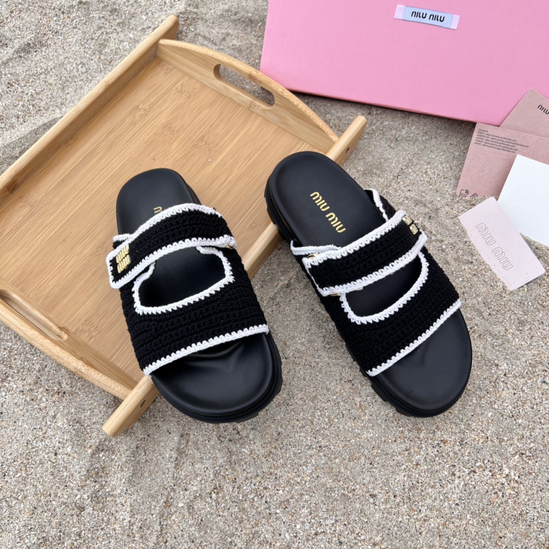 Miumiu  44.99$   code 449-7123-R gallery