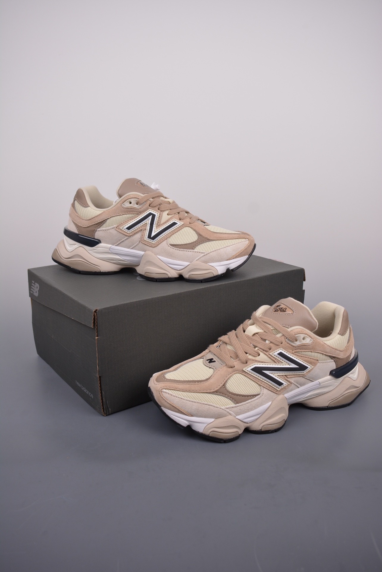 NB  61.21$   351-6799-R gallery