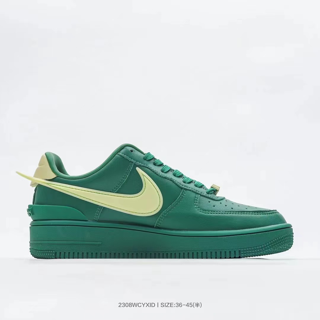 NIKE 51.42$   code 351-6736-R gallery