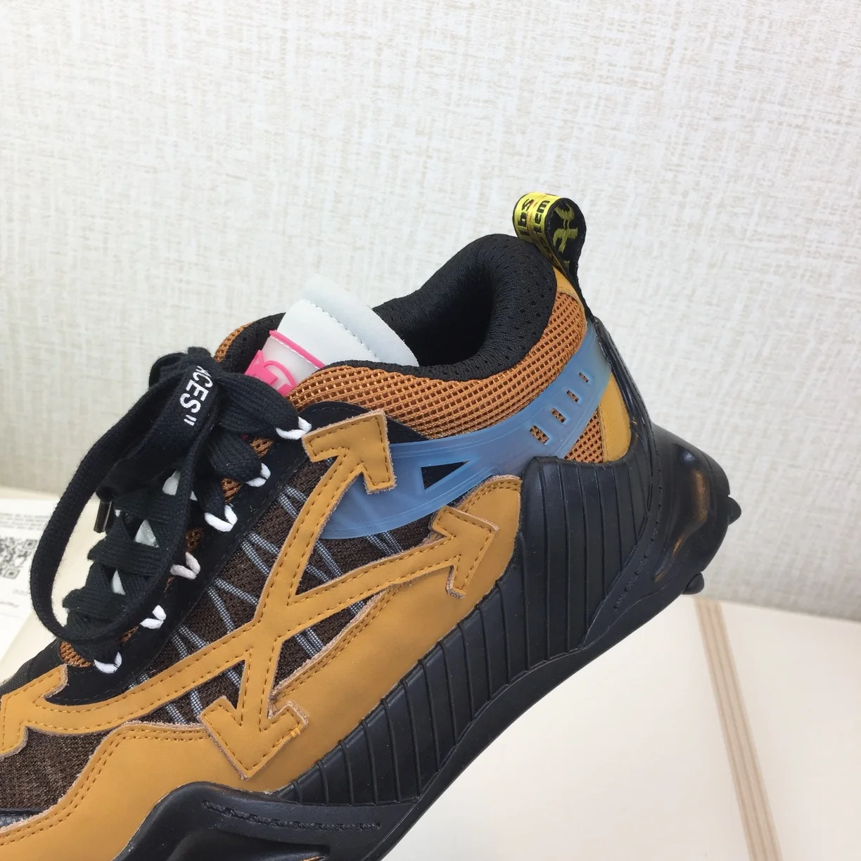 OFF-WHITE $102 gallery