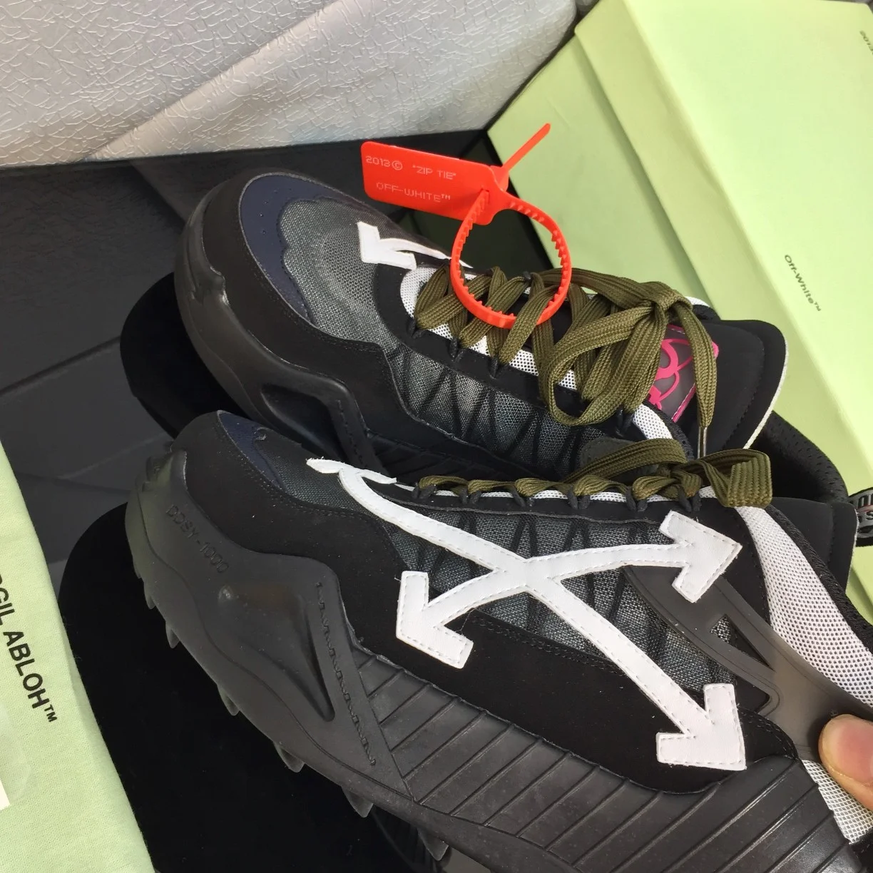 OFF-WHITE $105 gallery