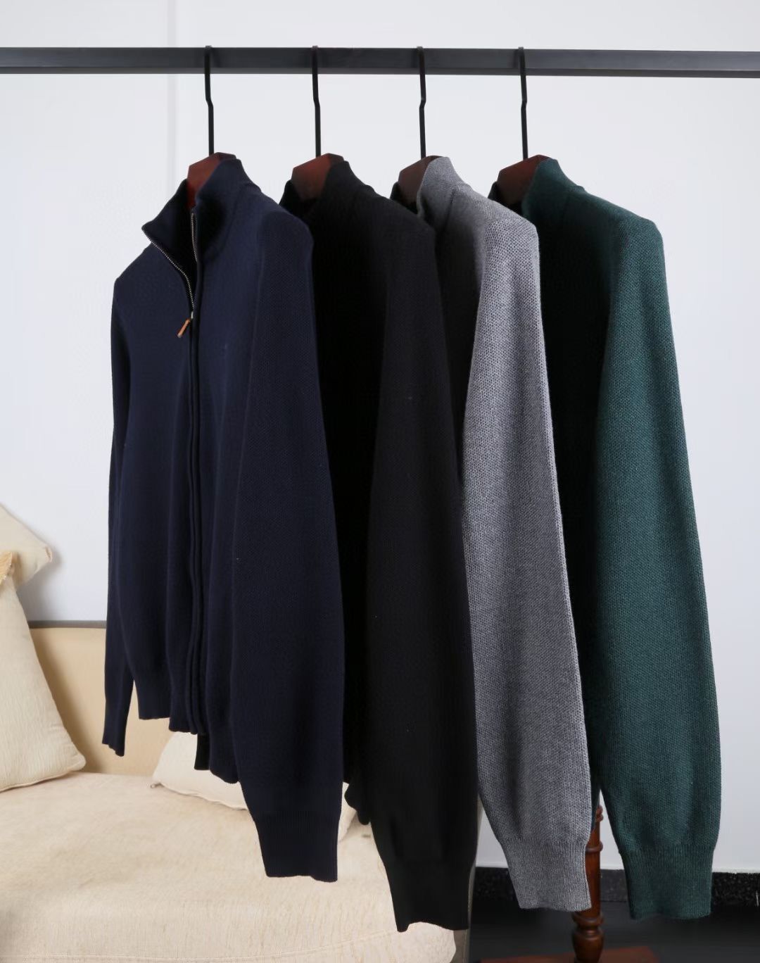 OO607 polo sweater gallery