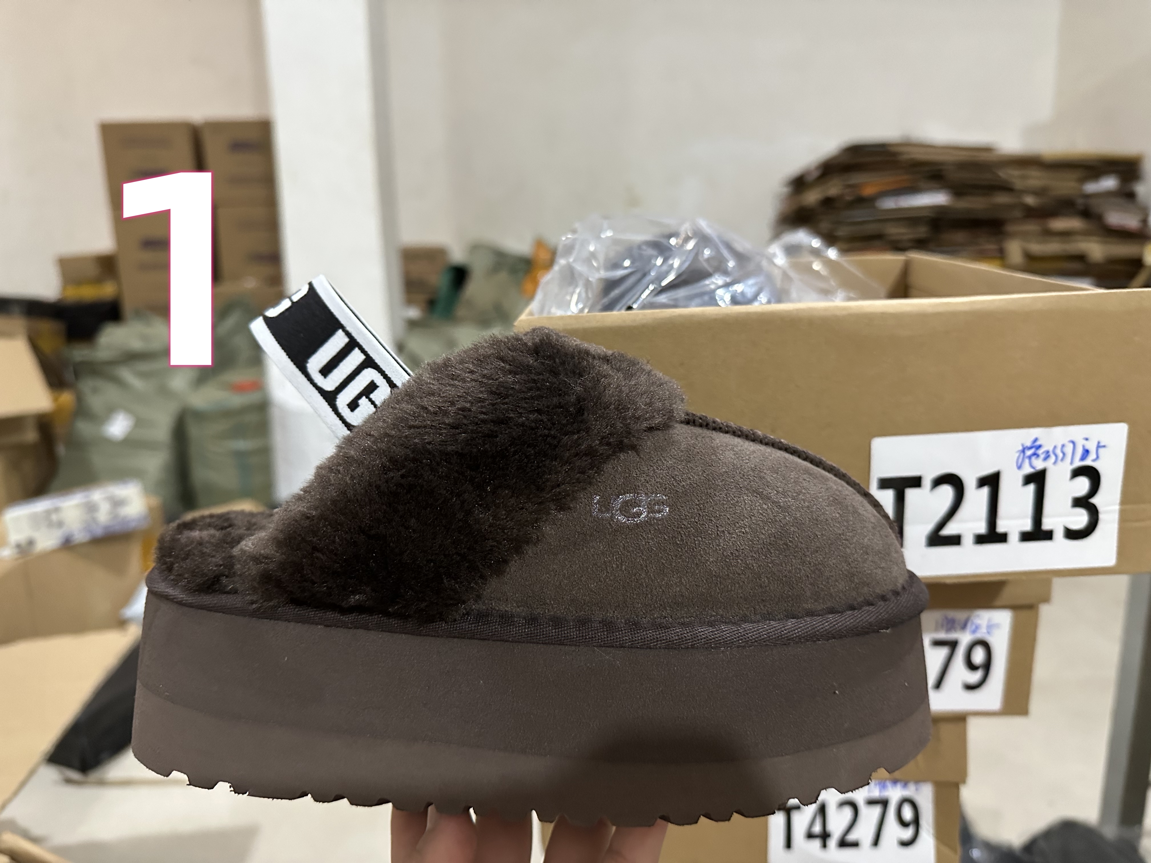 Oo1260-345.6💴48$UGG gallery