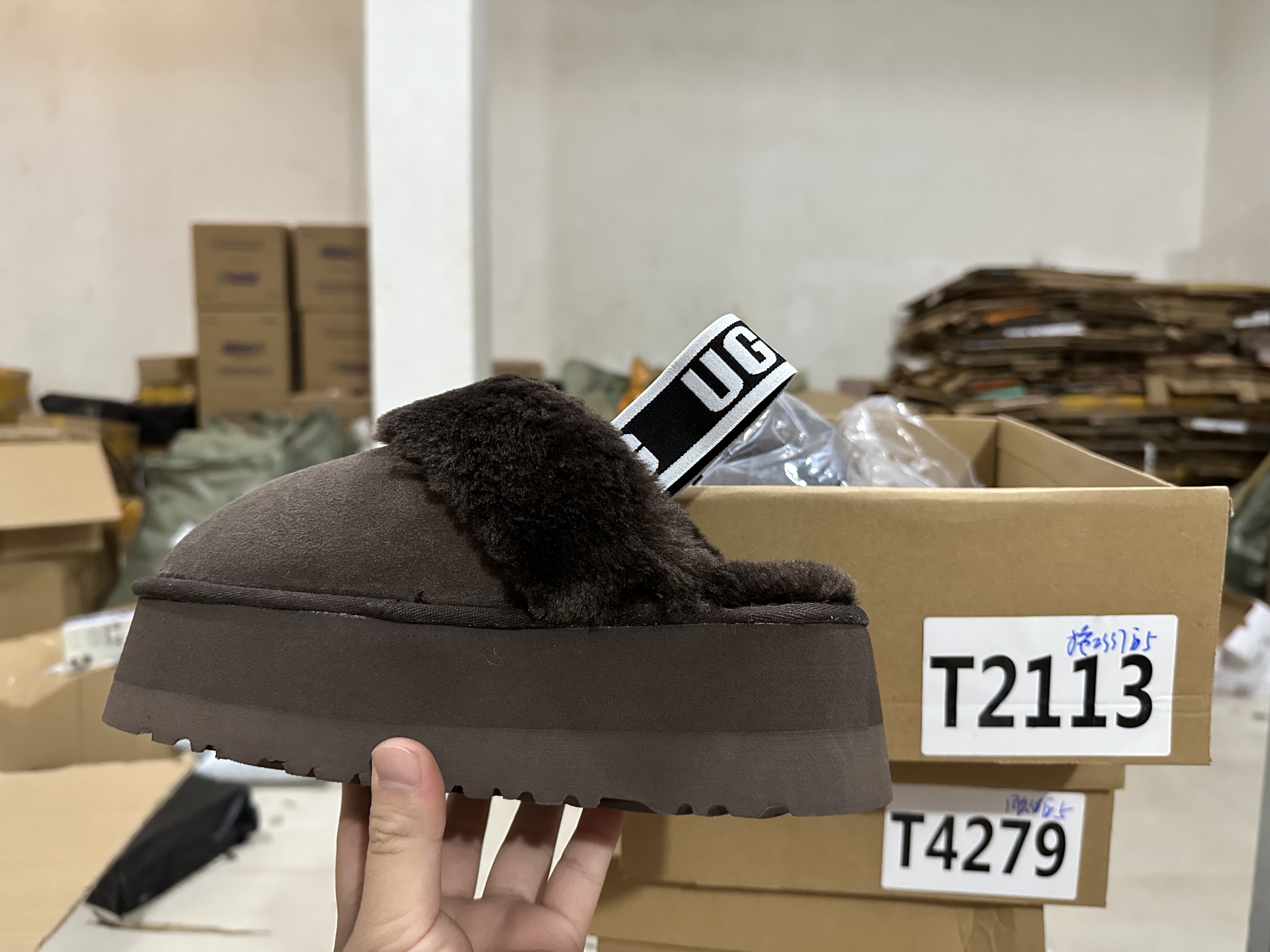 Oo1260-345.6💴48$UGG gallery