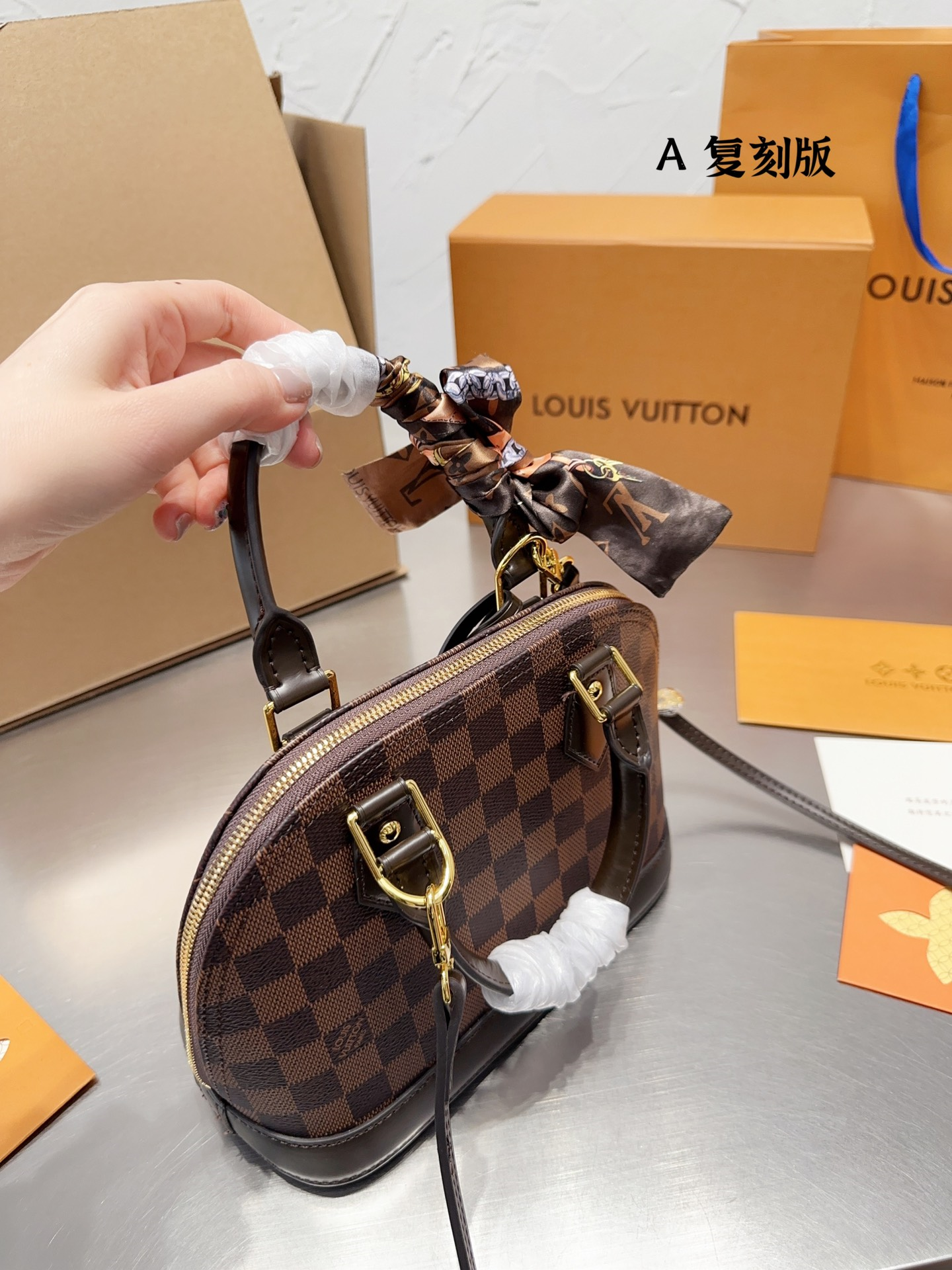 Oo1276-352.88💴49$LV gallery