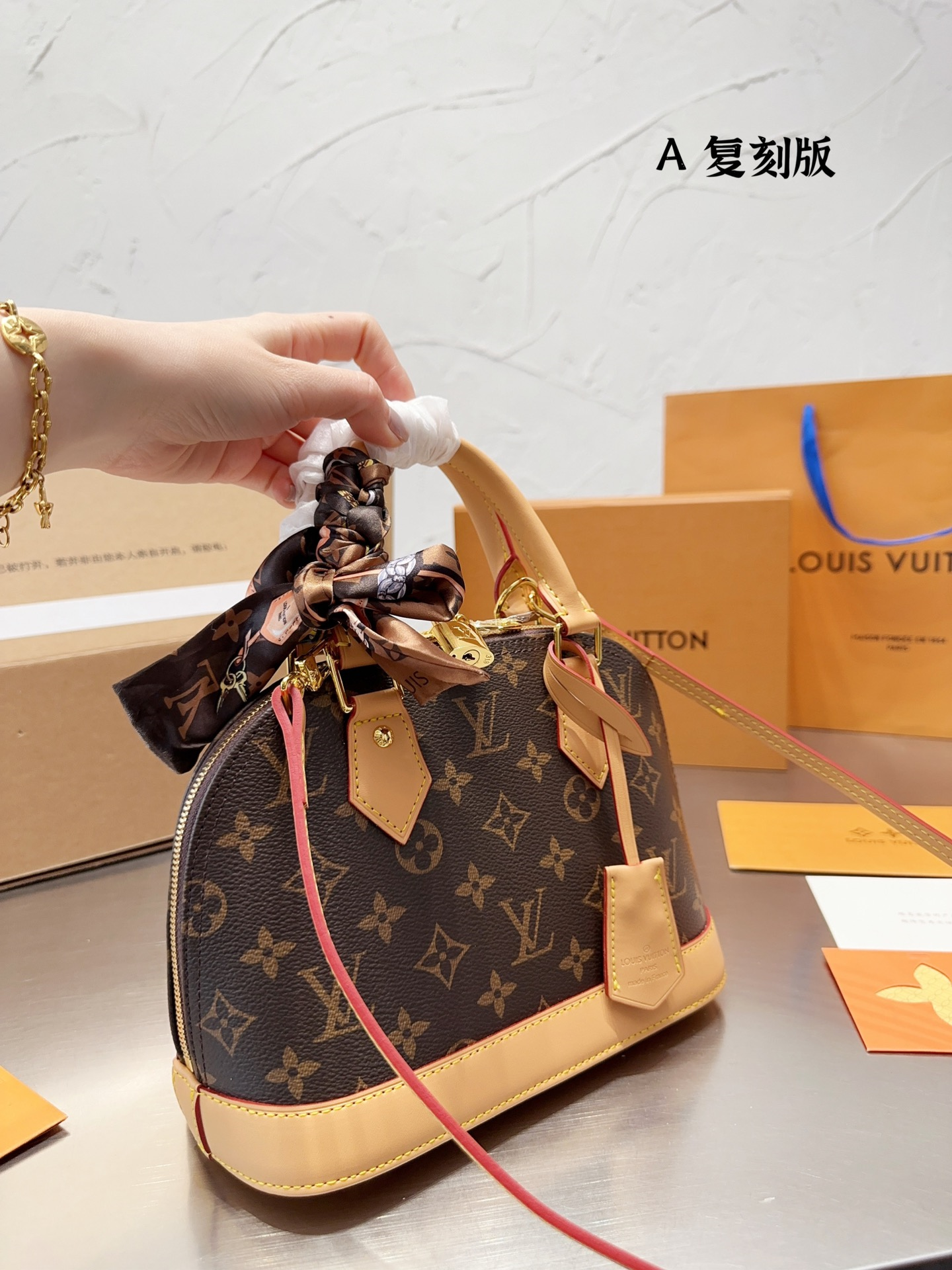 Oo1276-352.88💴49$LV gallery