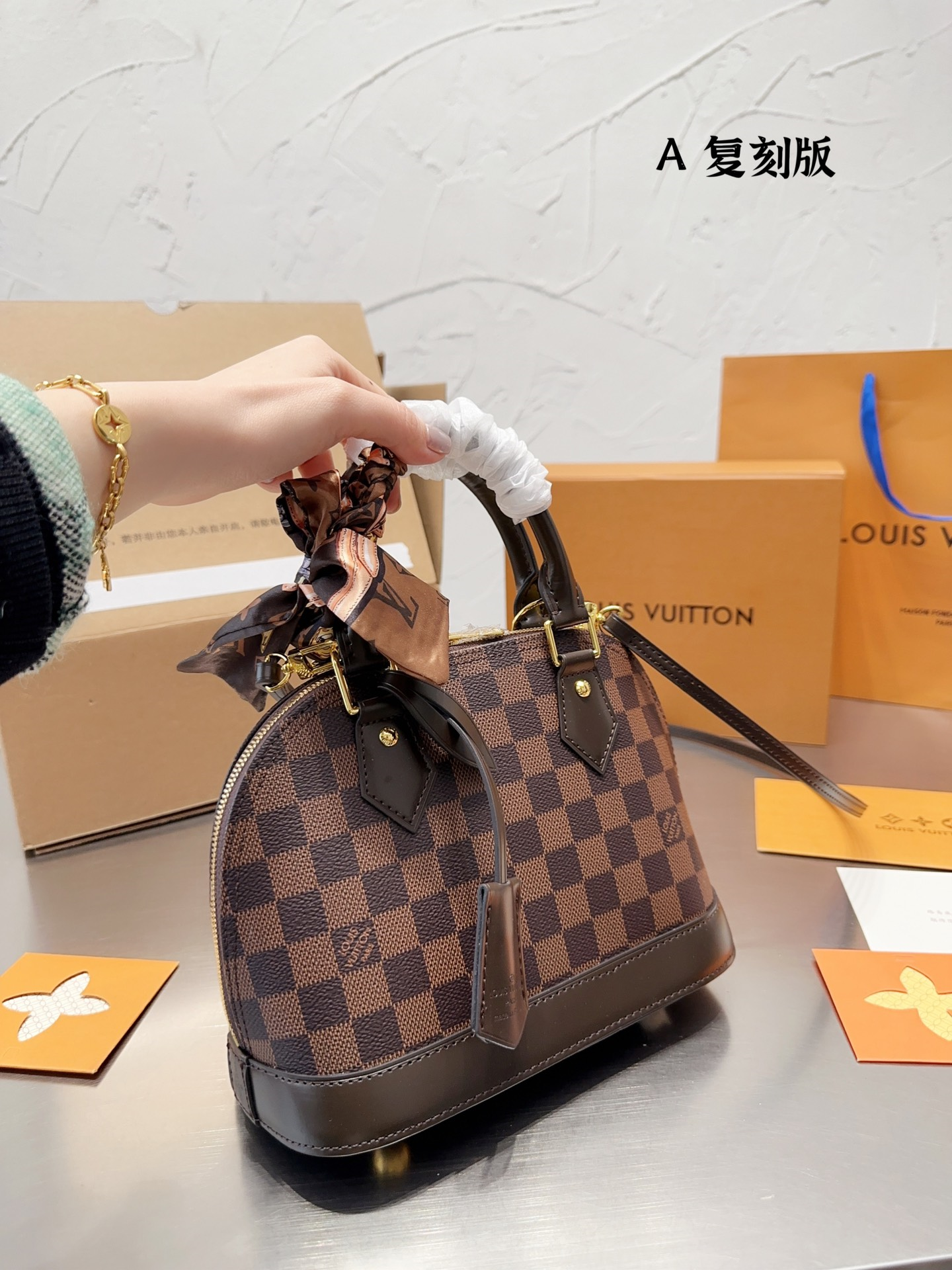 Oo1276-352.88💴49$LV gallery