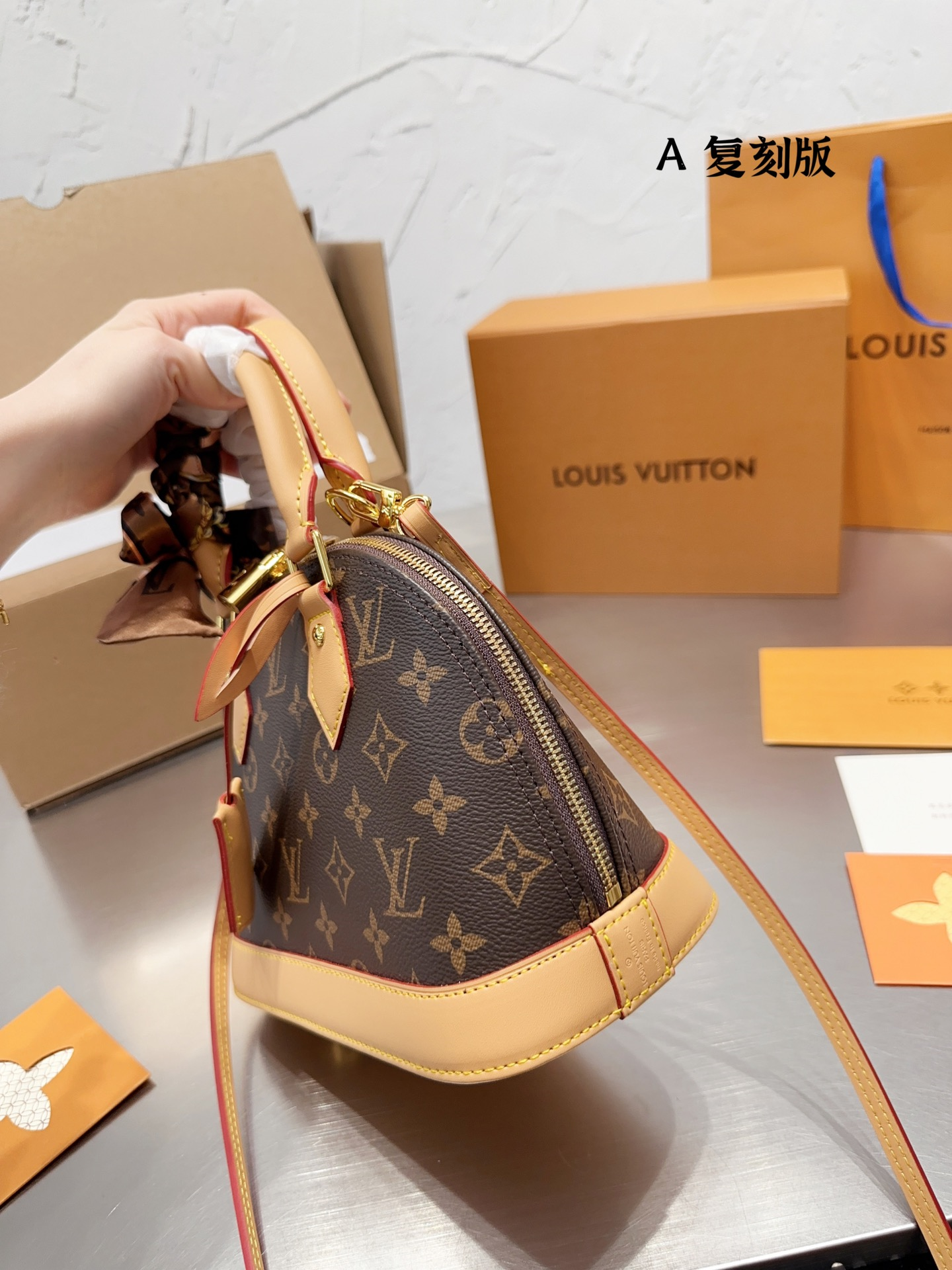 Oo1276-352.88💴49$LV gallery