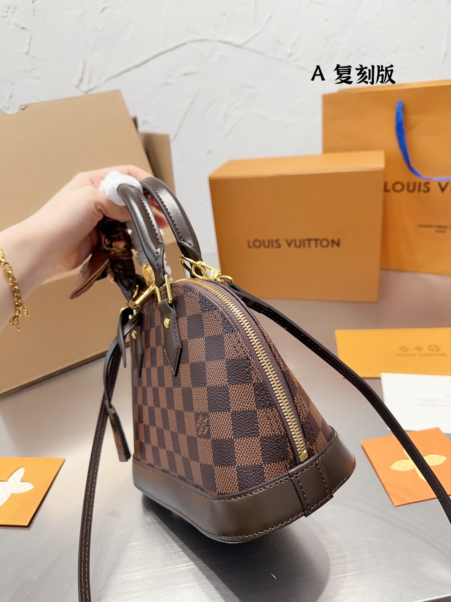 Oo1276-352.88💴49$LV gallery