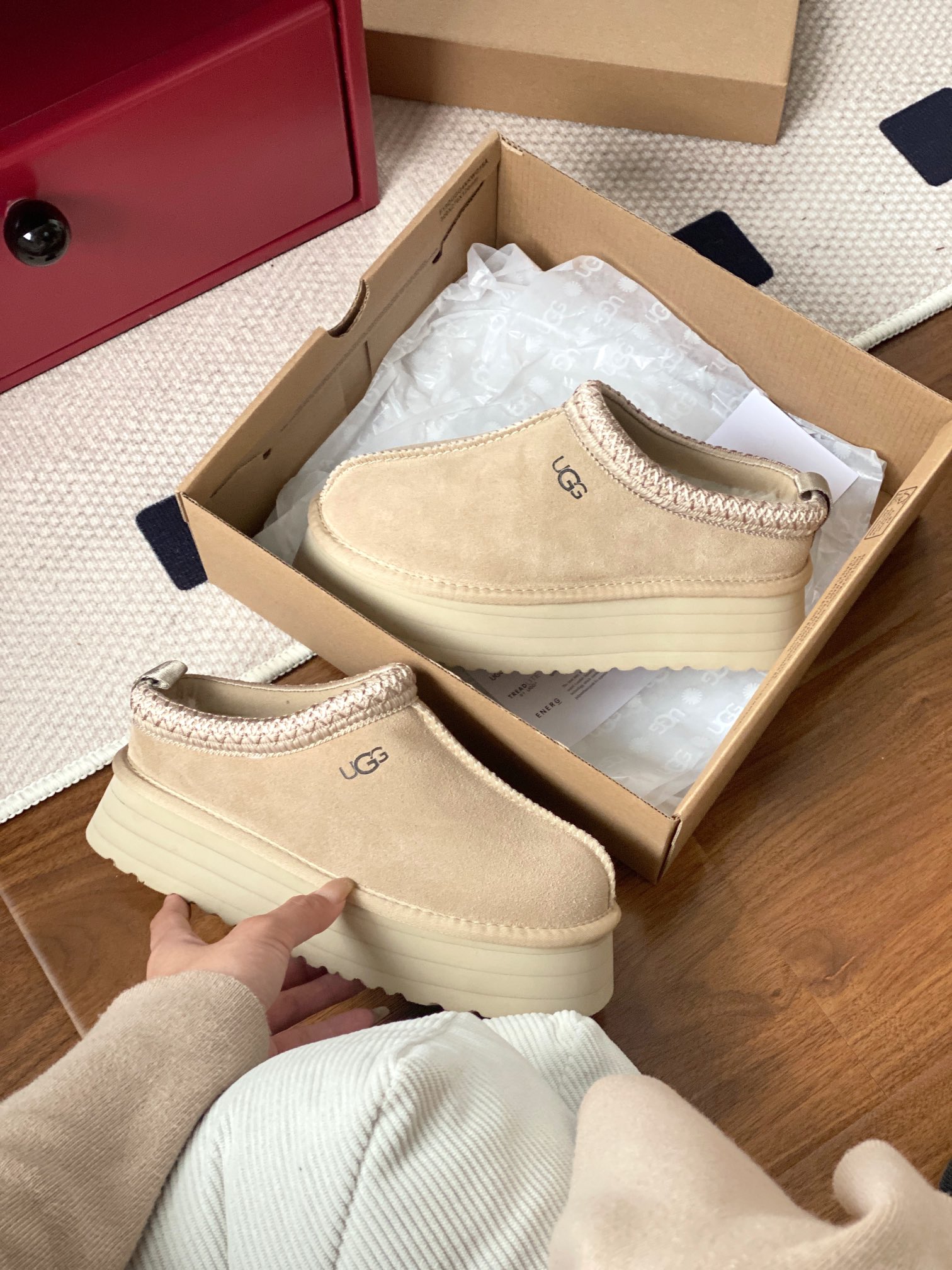 Oo1342-307.2💴42.66$UGG gallery