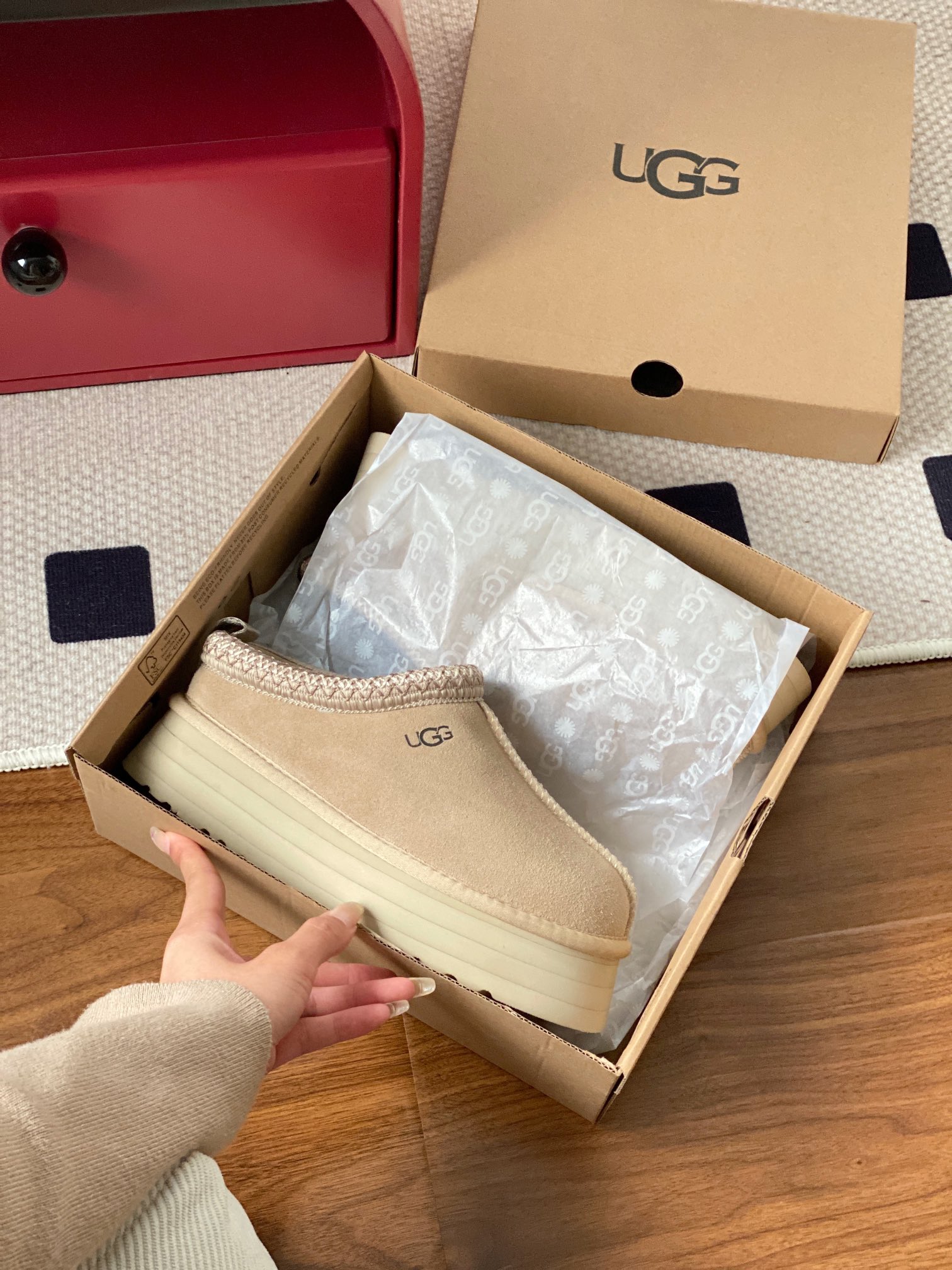 Oo1342-307.2💴42.66$UGG gallery