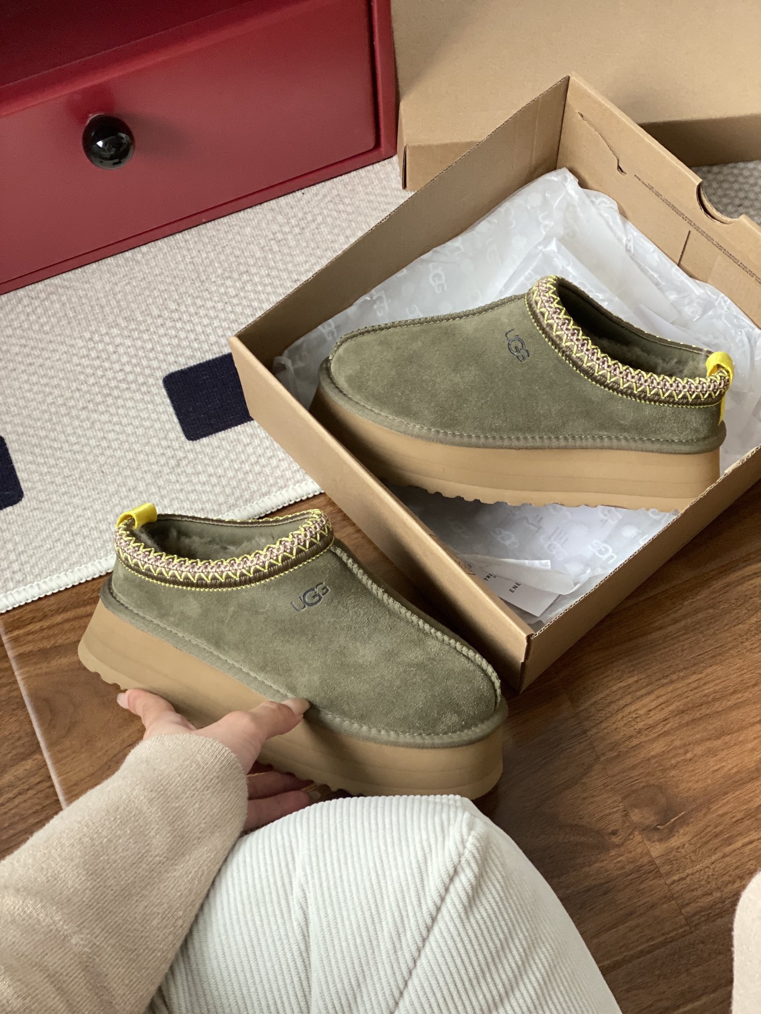 Oo1342-307.2💴42.66$UGG gallery