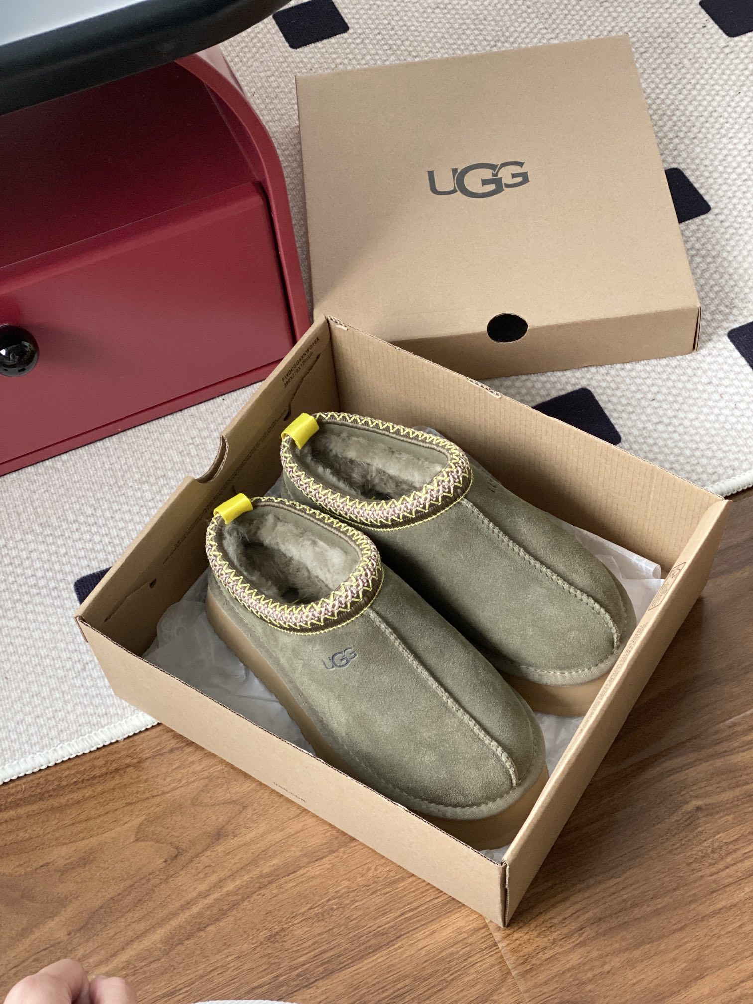 Oo1342-307.2💴42.66$UGG gallery