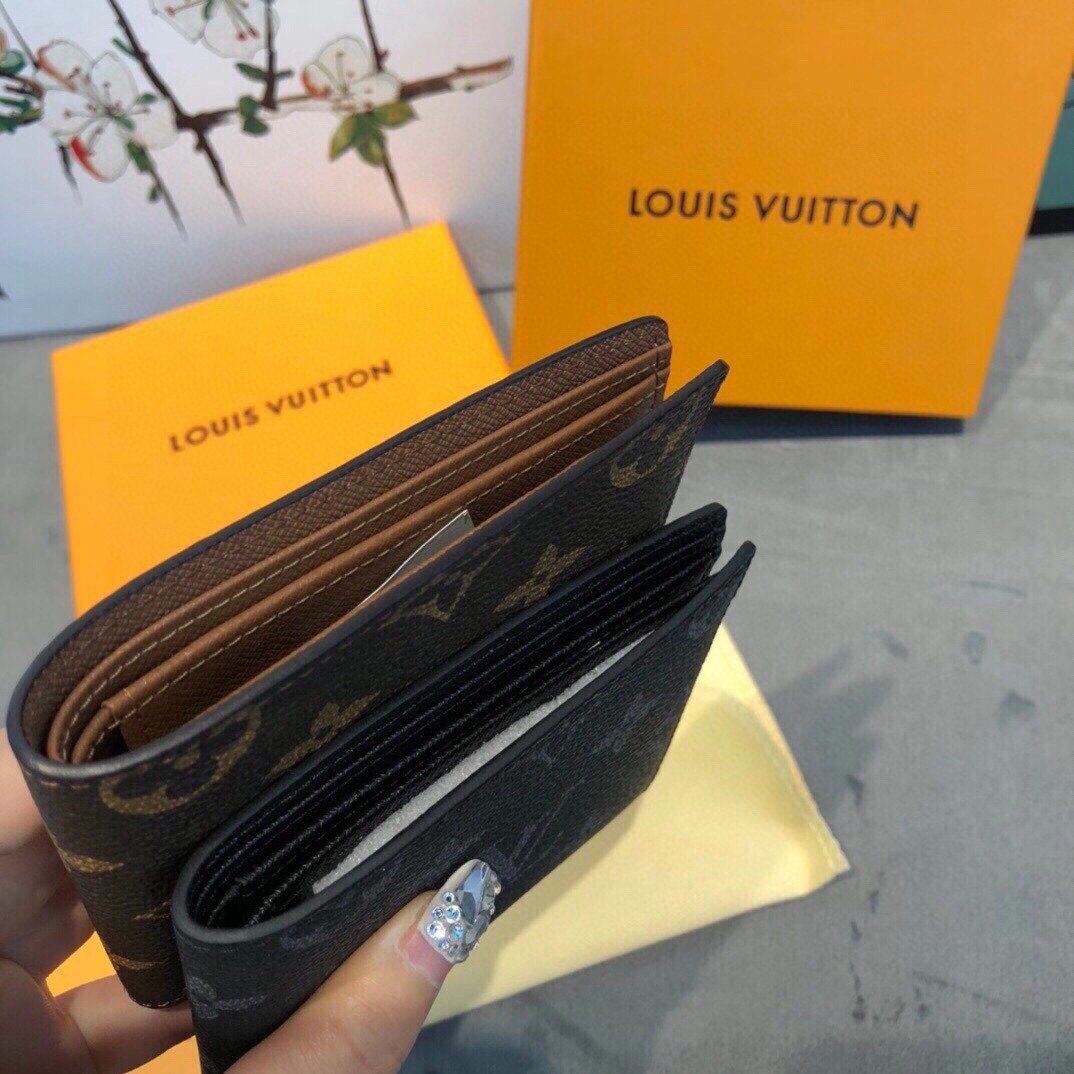 Oo1388-242.3💴33.66$LV gallery