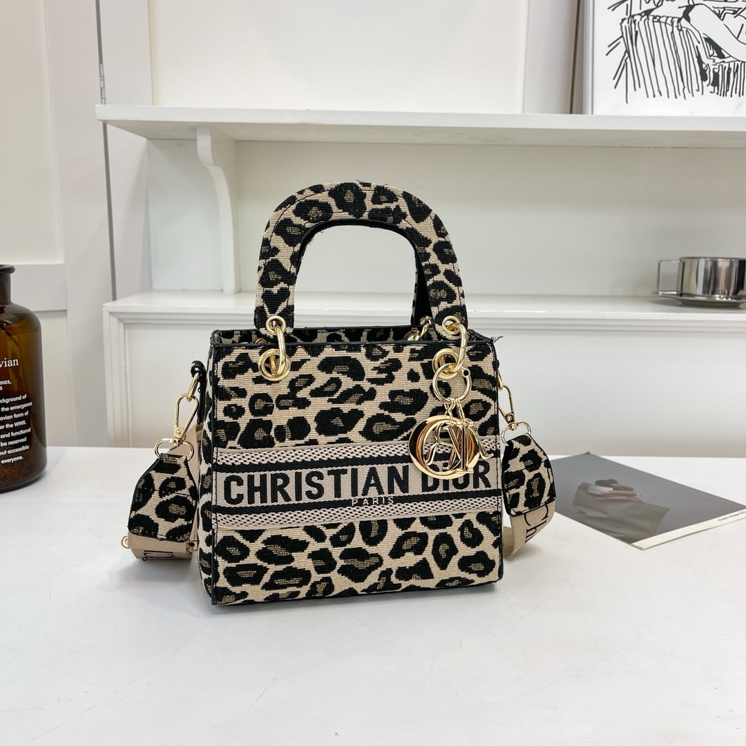 PC343-PC345  Dior bag 211.99 gallery