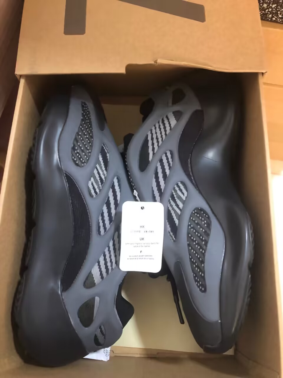 PHZ Yeezy-700V3  59.99usd gallery