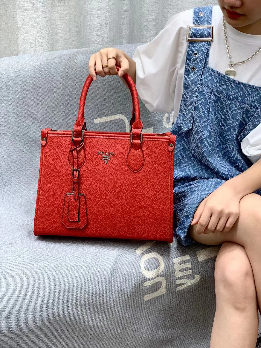 PRADA 39.66$ code 404-5741-R gallery