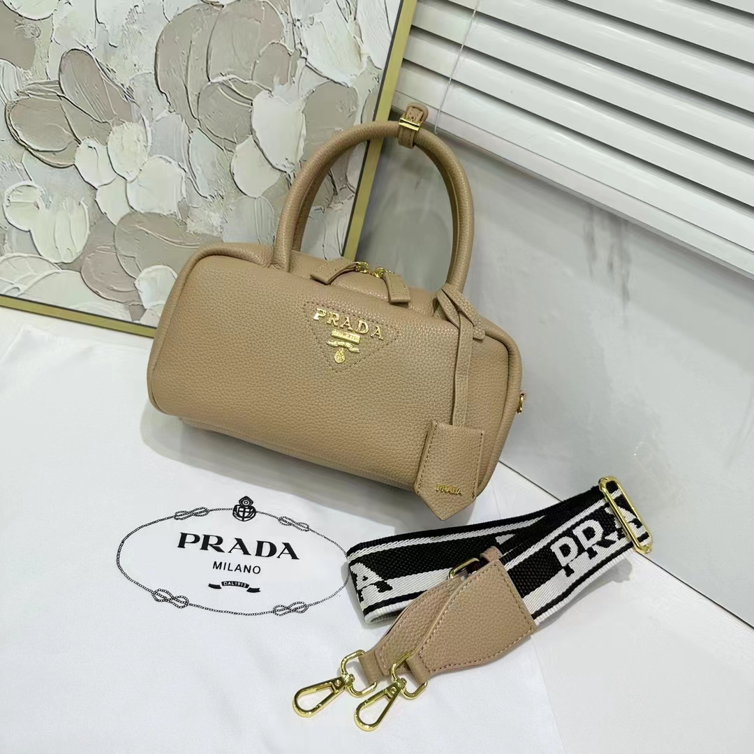 PRADA 39.99$    code 404-6914-R gallery