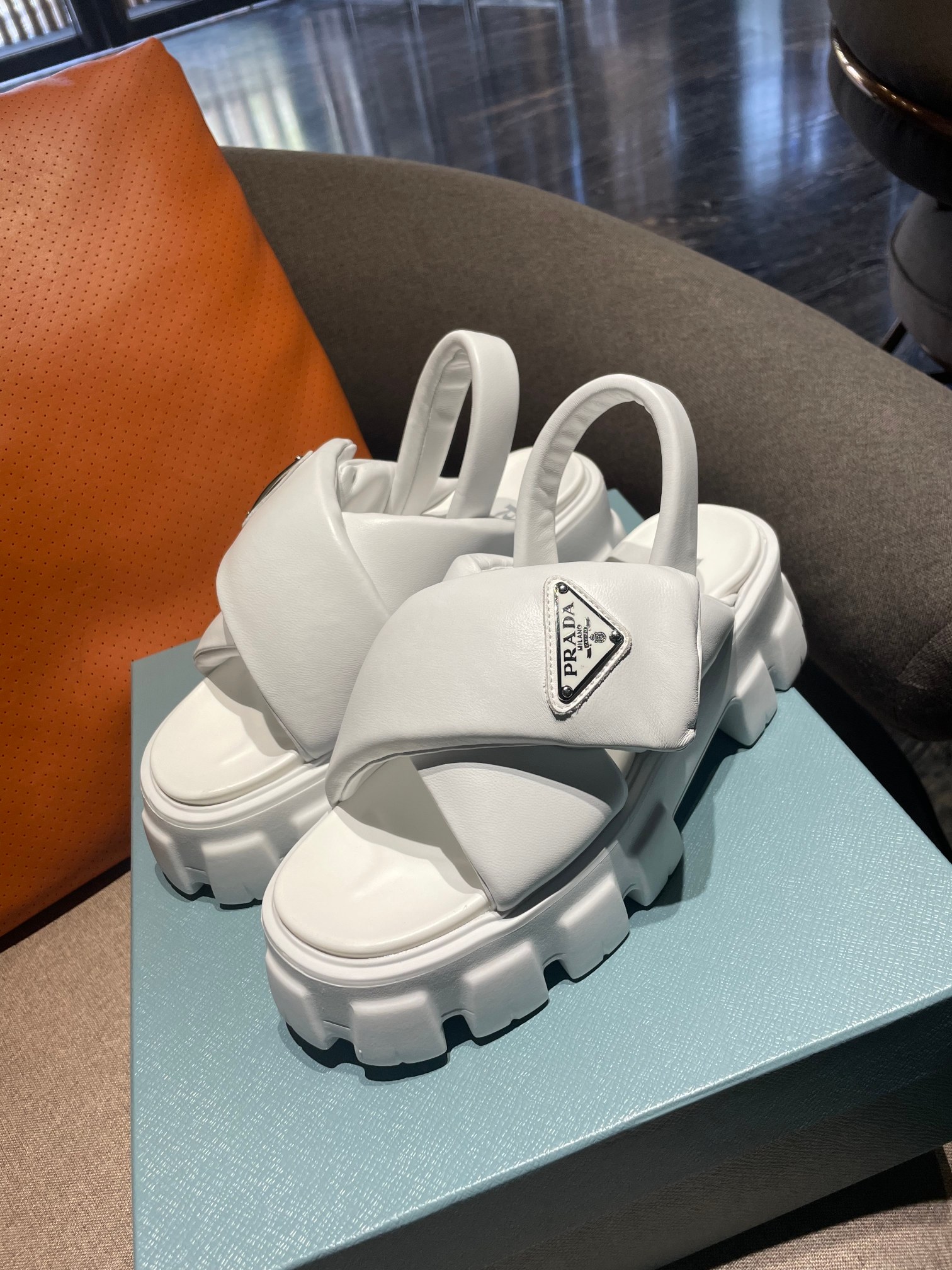 PRADA 45.99$   CODE 449-7122-R gallery