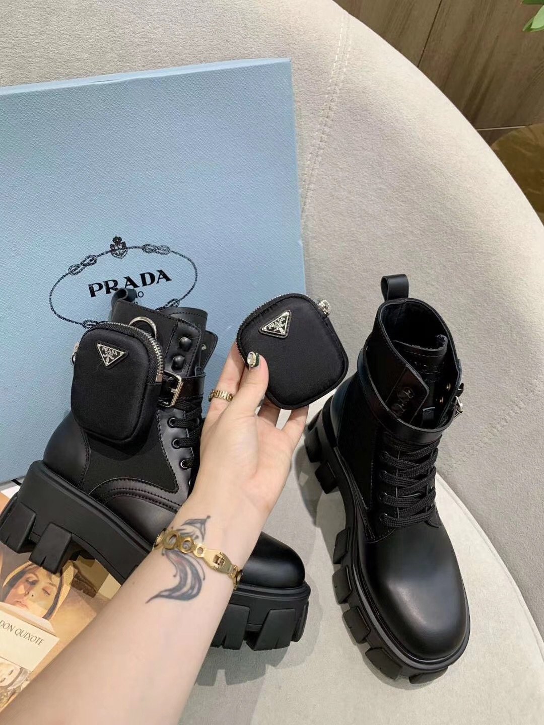 PRADA 60.88$ 编号shu-2413-R gallery