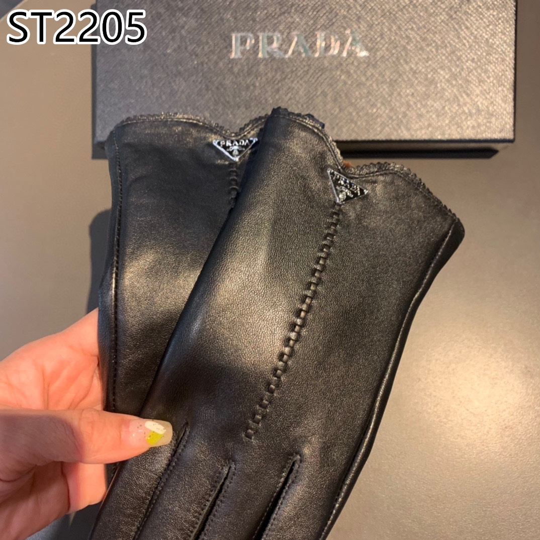 PRADA $50 gallery