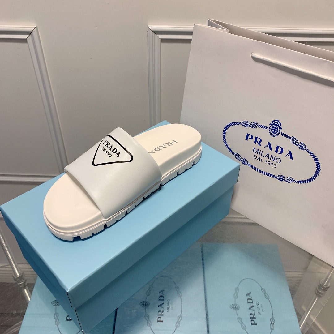 Prada 39.99$ code 449-5794-R gallery