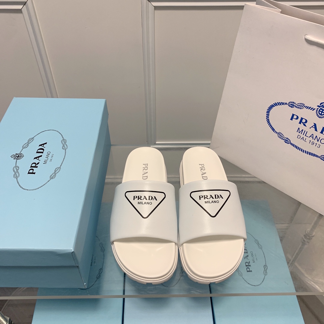 Prada 39.99$ code 449-5794-R gallery