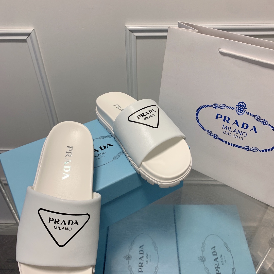 Prada 39.99$ code 449-5794-R gallery