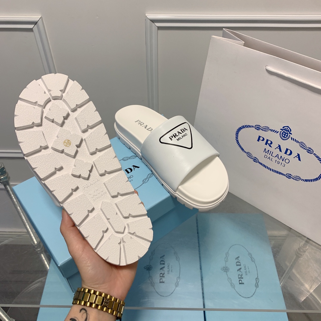 Prada 39.99$ code 449-5794-R gallery