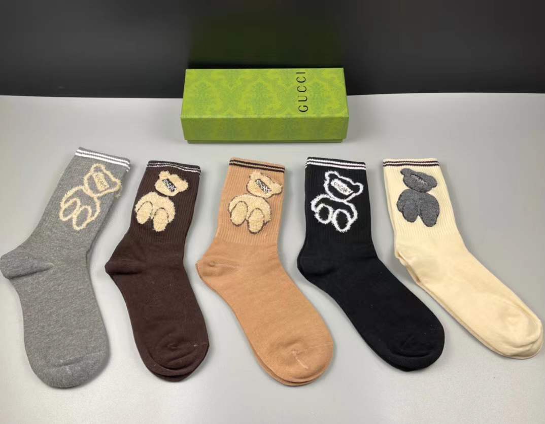 RV025  Gucci socks  $18.99 gallery