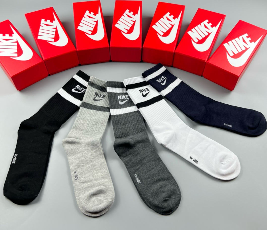 RV033，Nike socks 138.99 gallery