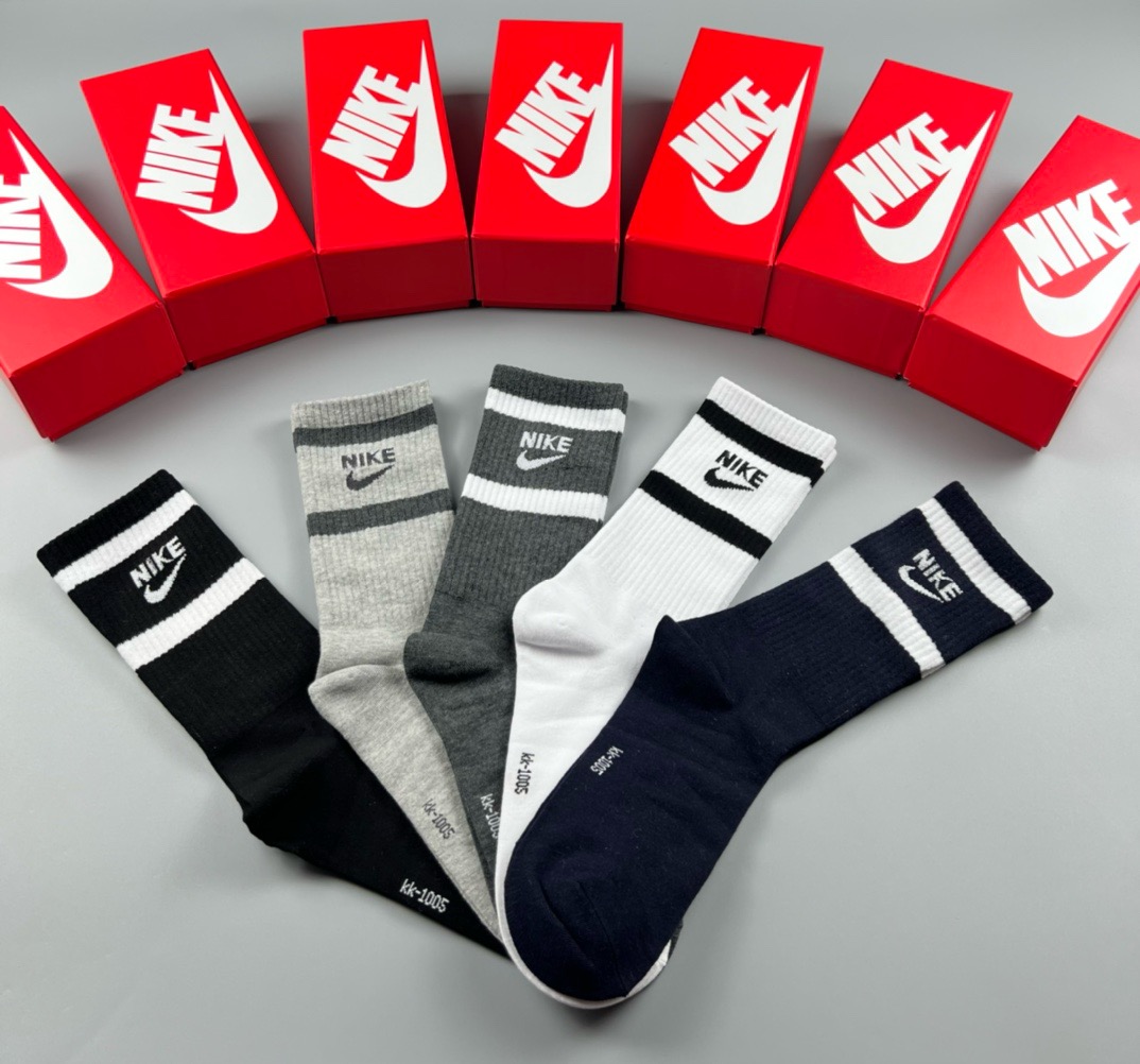 RV033，Nike socks 138.99 gallery