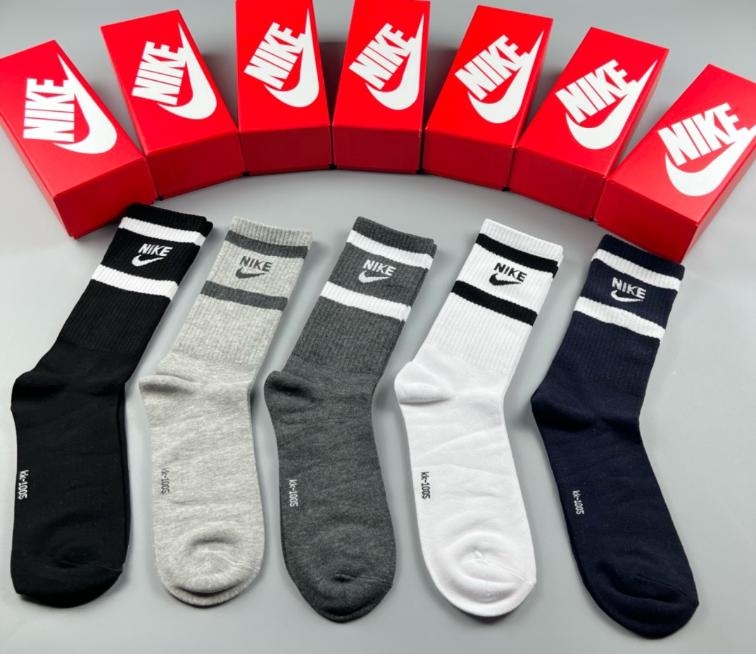 RV033，Nike socks 138.99 gallery