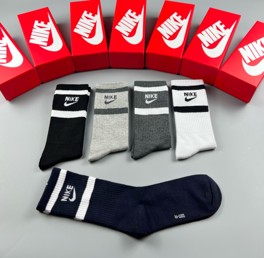 RV033，Nike socks 138.99 gallery