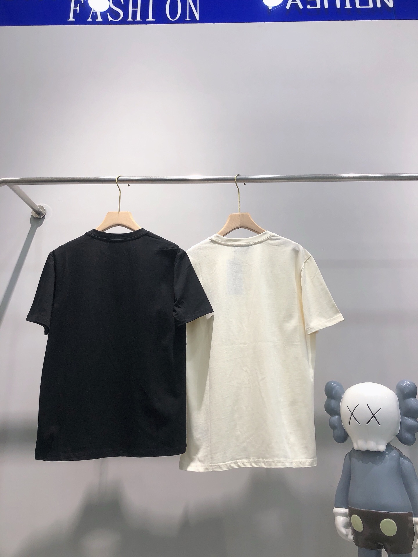 SL034-SL035，Gucci t shirt 25.58 gallery