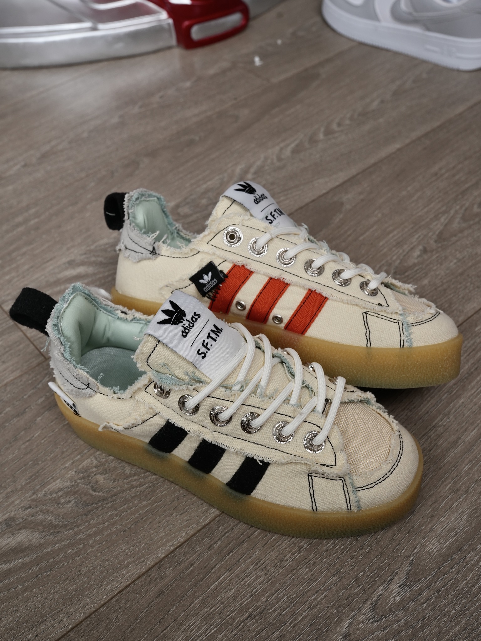 SS5355-Adidas  40.9$ gallery